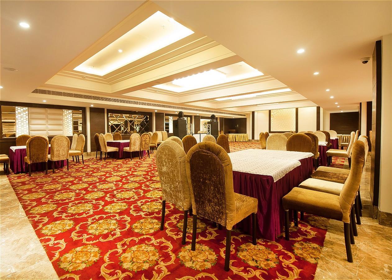 The Palm Court Hotel Лудяна Екстериор снимка